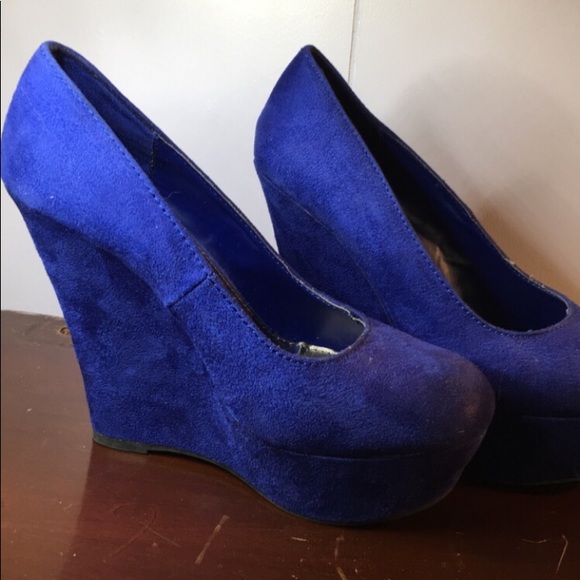 Shoes - Picture 6 of 8